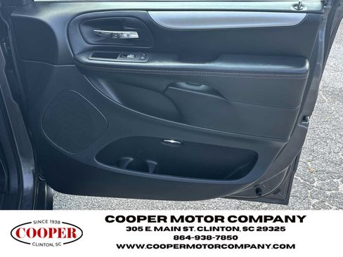 Used 2018 Dodge Grand Caravan GT FWD image 14
