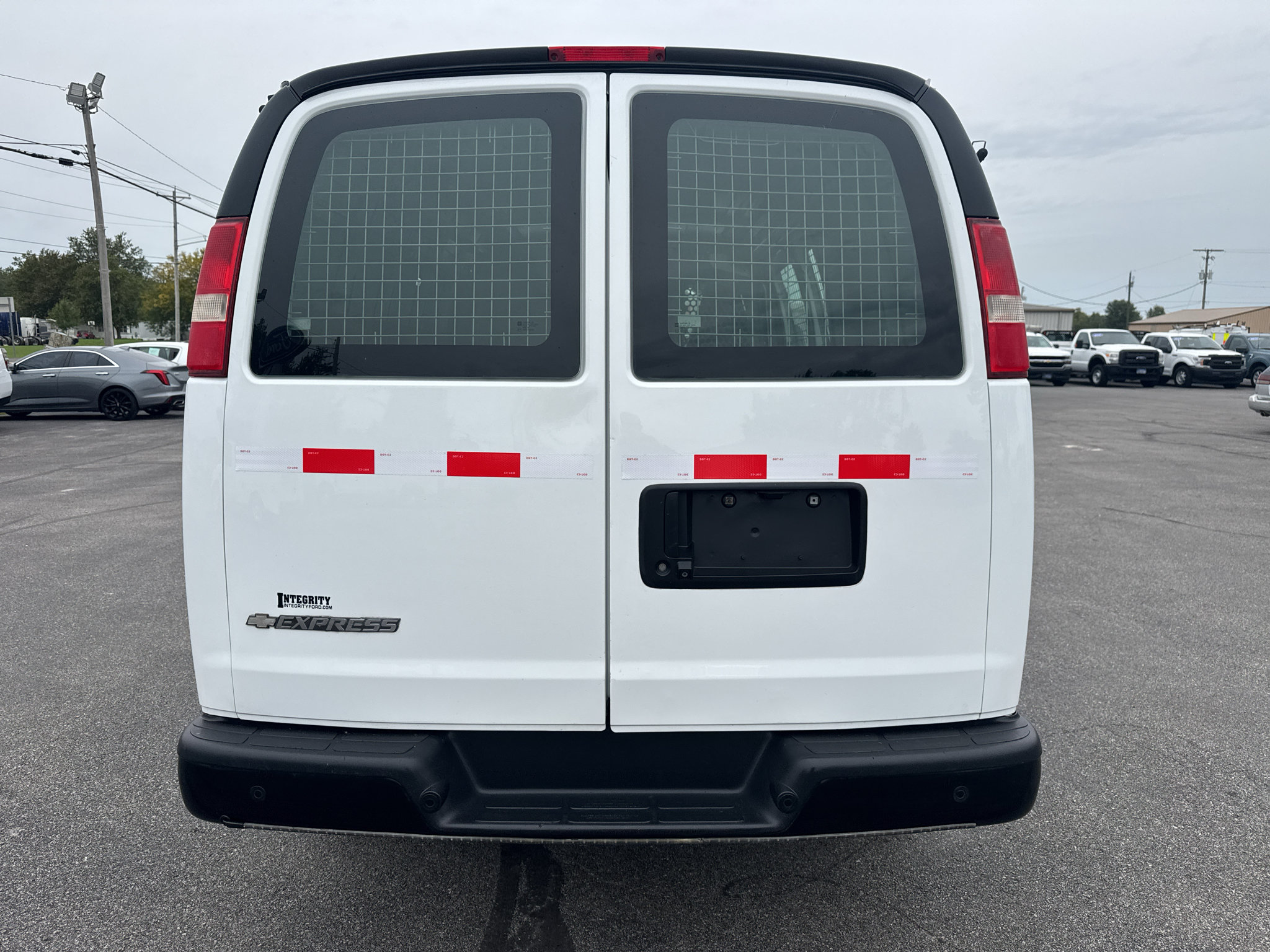 Used 2017 Chevrolet Express 2500 RWD image 8