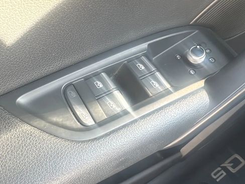 Used 2018 Audi Q5 2.0T Premium Plus w/ Premium Plus Package image 33