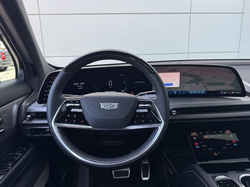 New 2026 Cadillac Vistiq Luxury image 18