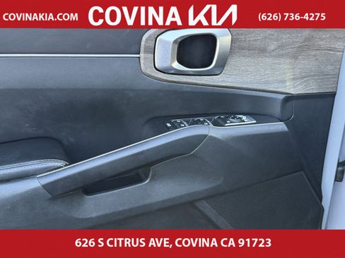 Used 2022 Kia Sorento EX w/ Panoramic Sunroof Package image 12