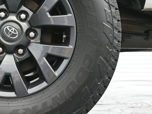 Used 2022 Toyota Tacoma SR5 image 40