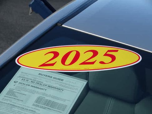 Used 2025 Toyota Corolla SE image 6