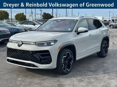 New 2026 Volkswagen Tiguan SEL R-Line image 3