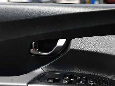 Used 2019 Hyundai Veloster 2.0 FWD image 42