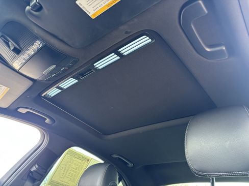 Used 2019 Mercedes-Benz C 300 Sedan image 18