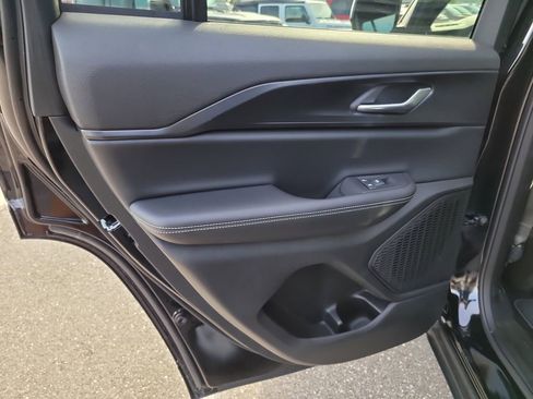 New 2025 Jeep Grand Cherokee Laredo w/ Luxury Tech Group I image 11