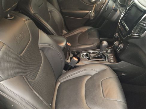 Used 2020 Jeep Cherokee Limited image 21