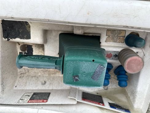 Used 2015 Ford F550 2WD Regular Cab Super Duty image 18