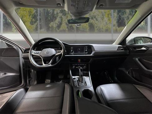 Used 2024 Volkswagen Jetta SE FWD image 21