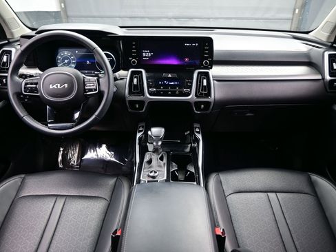 Used 2023 Kia Sorento SX image 18