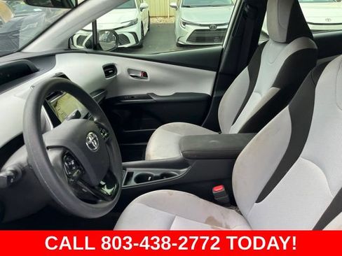 Used 2021 Toyota Prius L Eco FWD image 8