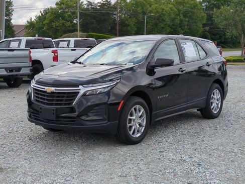 Used 2023 Chevrolet Equinox LS AWD/4WD image 5