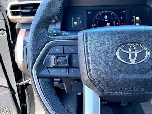 Used 2025 Toyota Tacoma SR5 AWD/4WD image 12