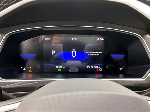 Used 2024 Volkswagen Tiguan SE image 20