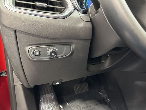 Used 2024 Chevrolet Equinox LT image 23