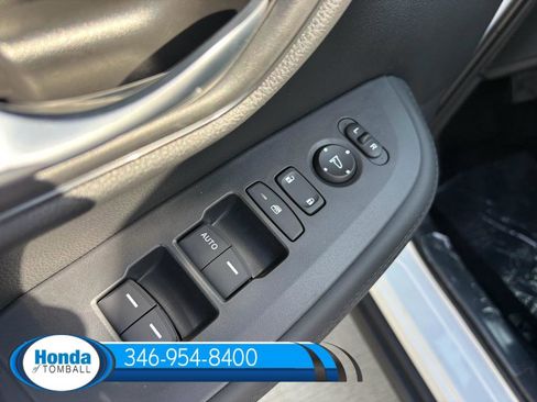 New 2026 Honda HR-V LX image 8