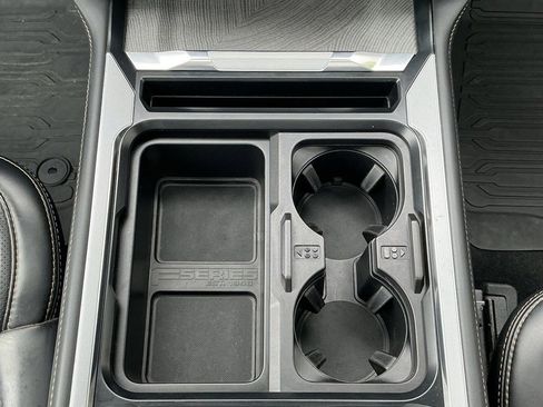 Used 2024 Ford F350 Platinum image 19