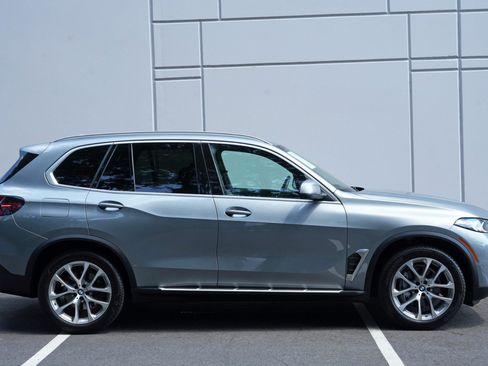 Used 2024 BMW X5 xDrive40i w/ Premium Package AWD/4WD image 55