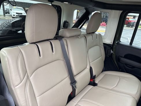Used 2023 Jeep Wrangler Unlimited Sahara w/ Cold Weather Group image 14