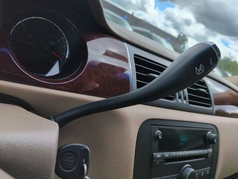 Used 2006 Buick Lucerne CX FWD image 34