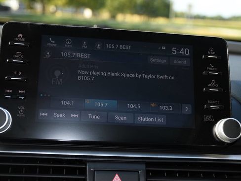 Used 2022 Honda Accord Touring image 39