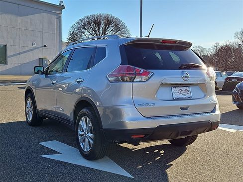 Used 2015 Nissan Rogue SV w/ SV Premium Package image 5