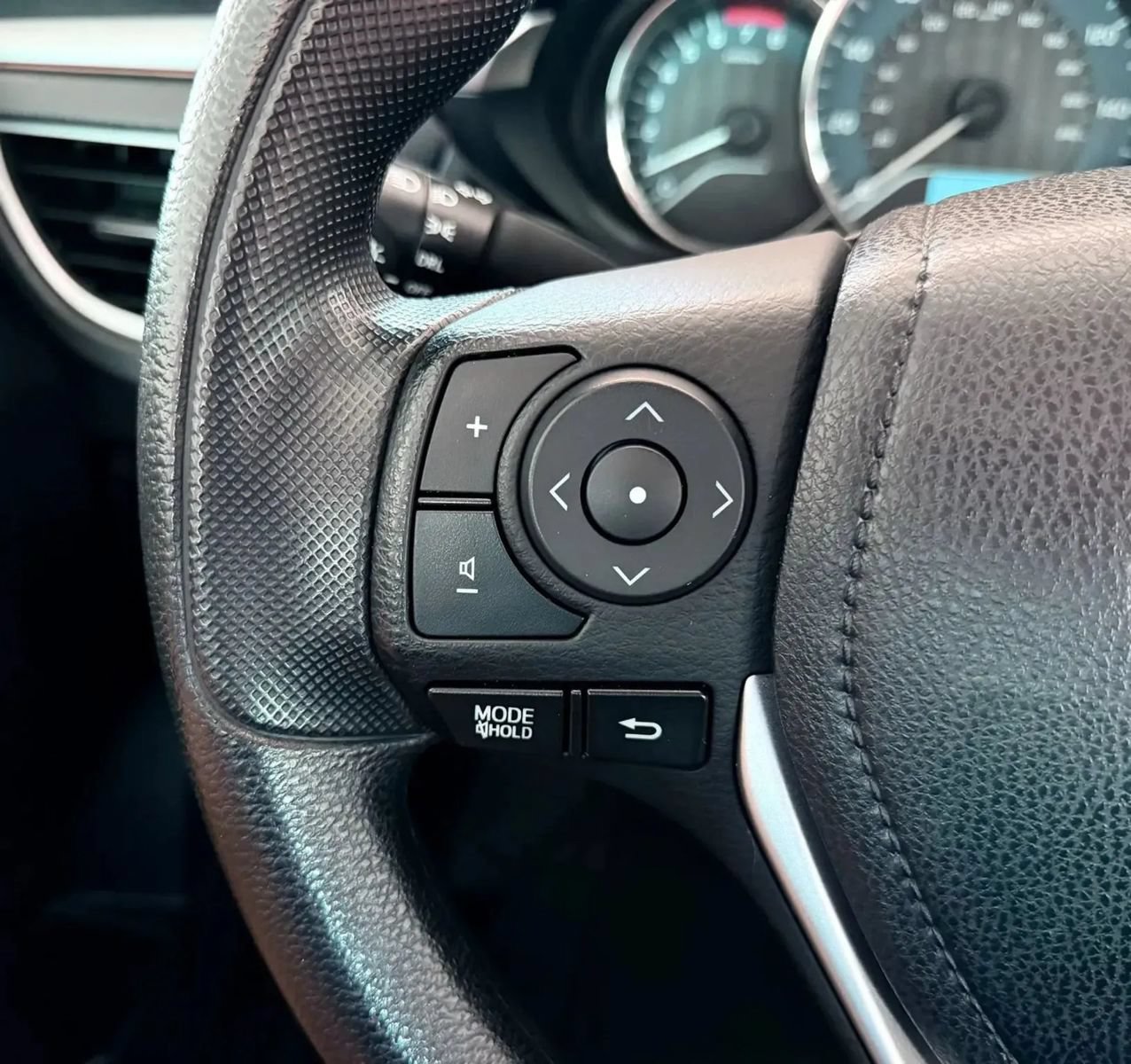 Used 2016 Toyota Corolla LE FWD image 21