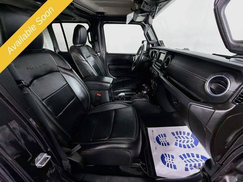 Used 2018 Jeep Wrangler Unlimited Sahara AWD/4WD image 27
