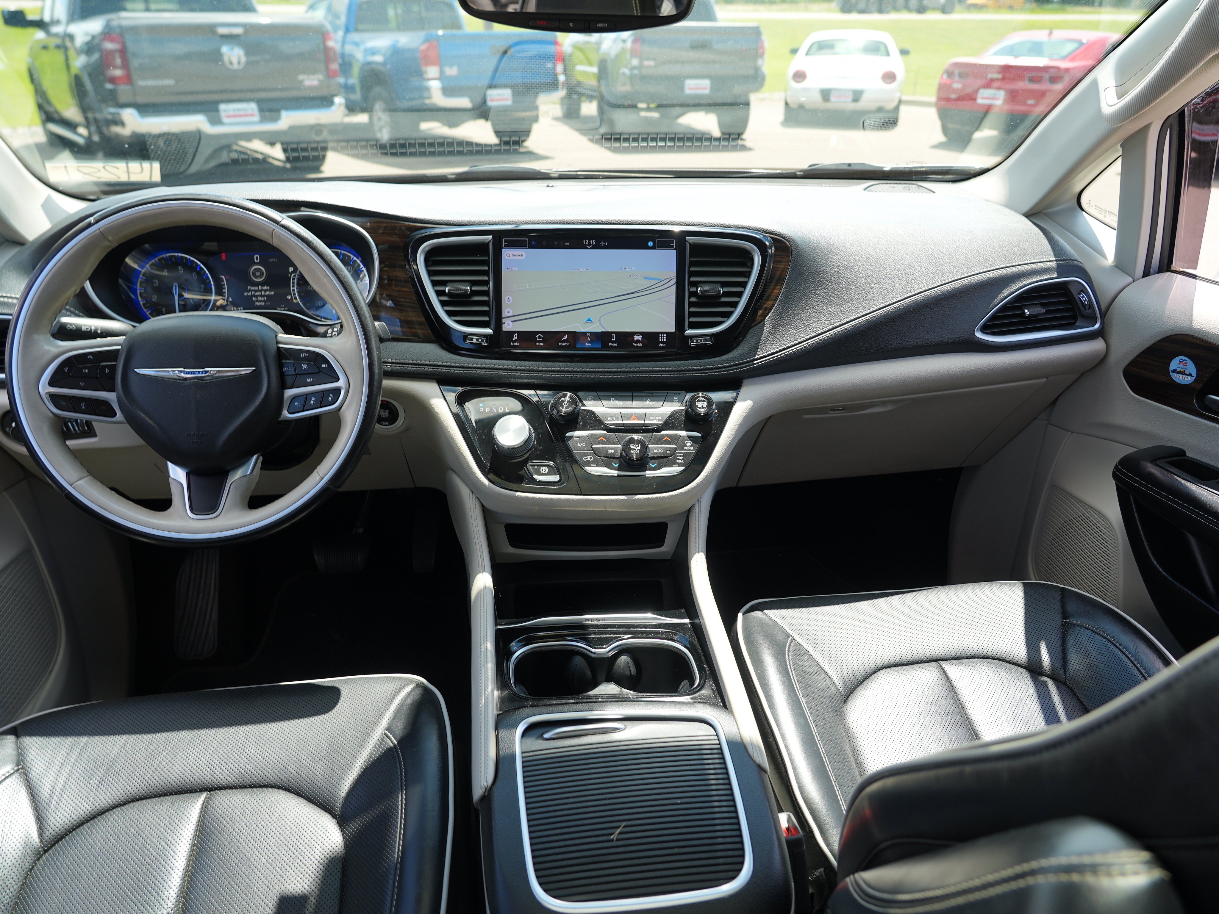 Used 2021 Chrysler Pacifica Limited AWD/4WD image 24