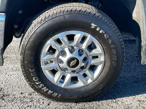 Used 2024 Chevrolet Silverado 2500 LT image 12