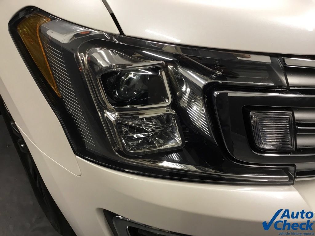 Used 2019 Ford Expedition Limited w/ Equipment Group 301A AWD/4WD image 17