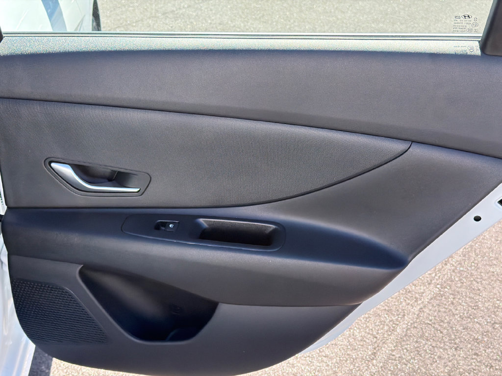 New 2026 Hyundai Elantra SE FWD image 17