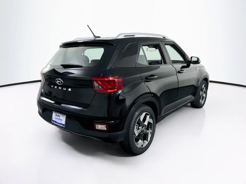 Used 2023 Hyundai Venue SEL w/ Cargo Package FWD image 5