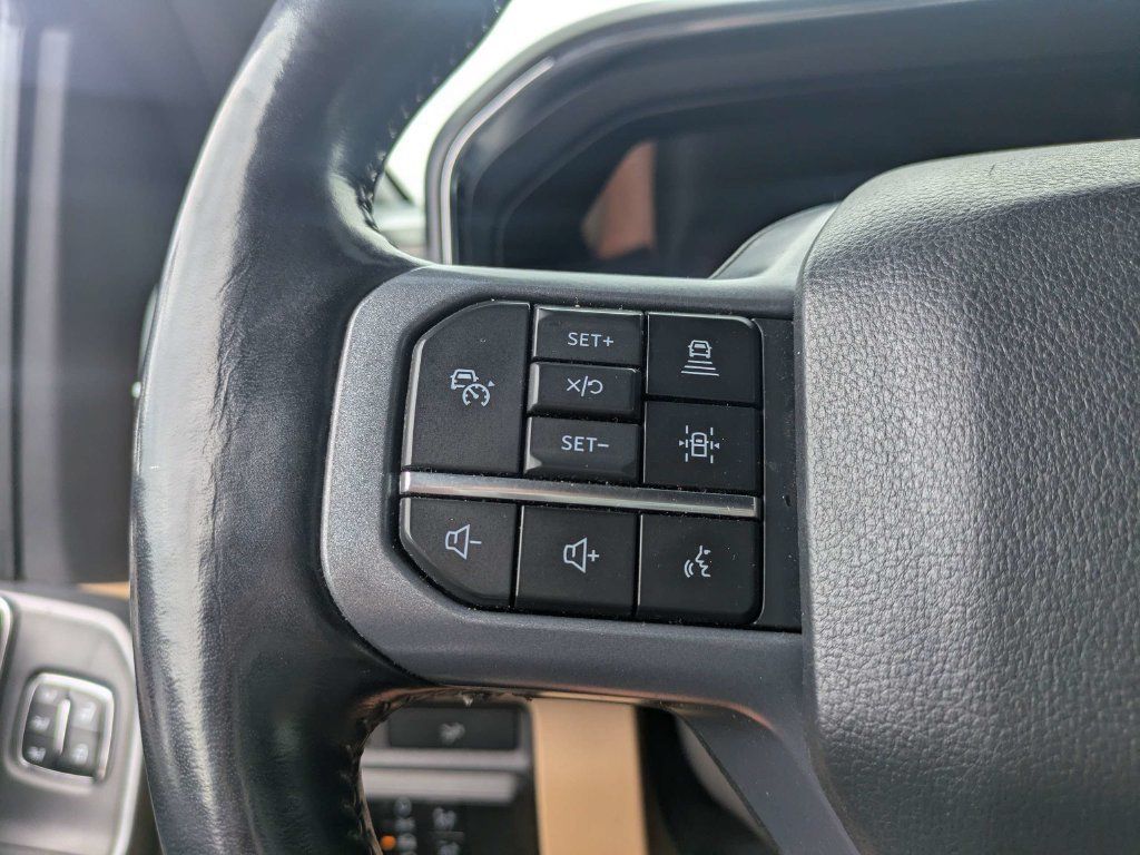 Used 2023 Ford F250 Lariat w/ Lariat Ultimate Package AWD/4WD image 28