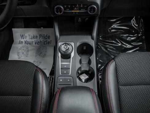 Used 2025 Ford Escape ST-Line image 30