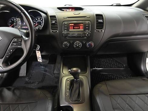 Used 2015 Kia Forte EX FWD image 2