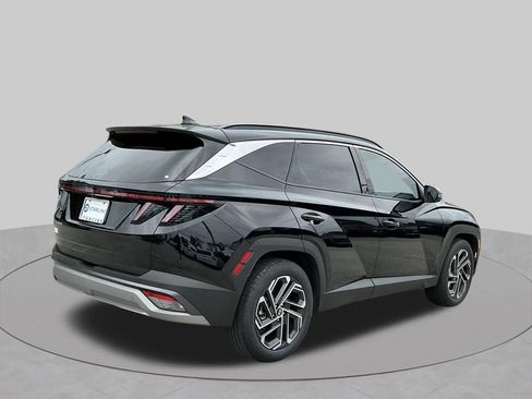 Used 2025 Hyundai Tucson Limited FWD image 19