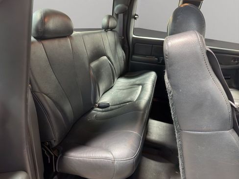 Used 2000 Chevrolet Silverado 1500 4x4 Extended Cab w/ Firm Ride Suspension Pkg image 17