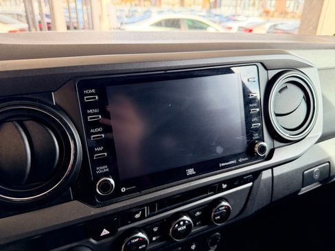 Used 2020 Toyota Tacoma TRD Off-Road image 16