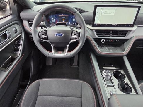 Used 2025 Ford Explorer ST image 15