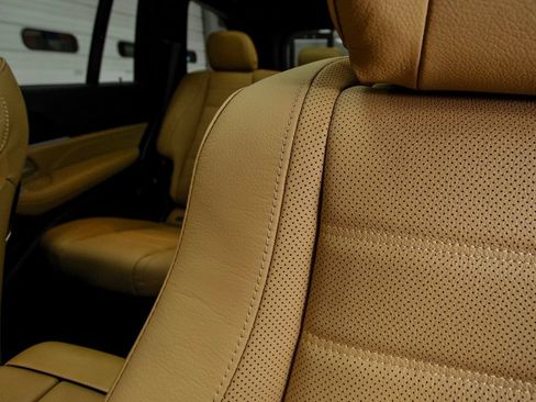 Used 2024 Mercedes-Benz GLS 580 4MATIC image 27
