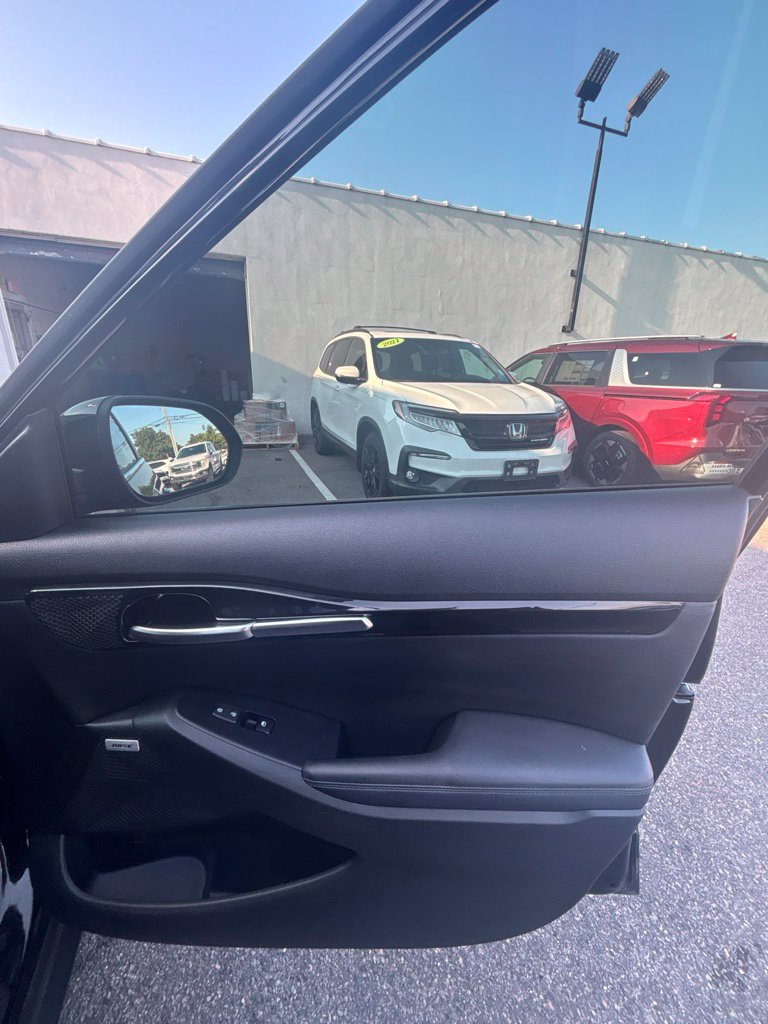 Certified 2023 Kia Seltos SX w/ SX Sunroof Package AWD/4WD image 23