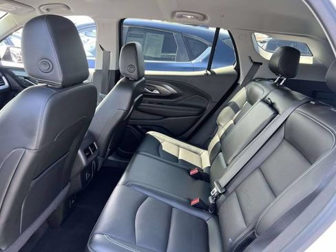 Used 2023 GMC Terrain SLT AWD/4WD image 10