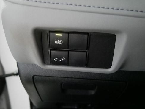 Used 2022 Toyota Highlander XLE image 26