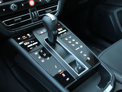 New 2026 Porsche Macan GTS image 20