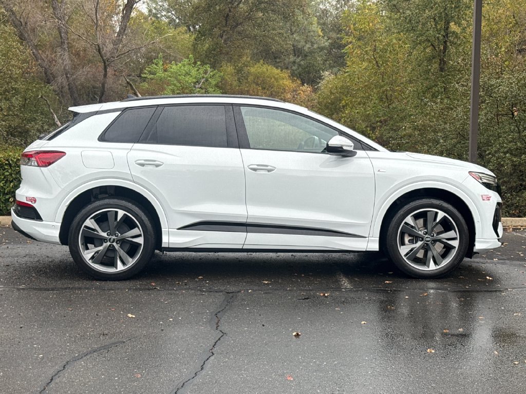 Certified 2024 Audi Q4 e-tron Prestige w/ Black Optic Package AWD/4WD image 4