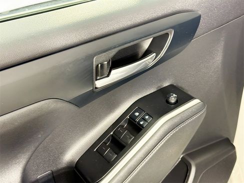 Used 2021 Toyota Highlander XLE image 16