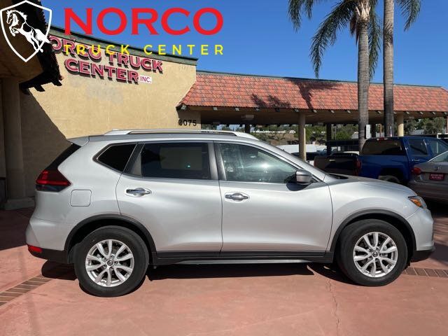 Used 2019 Nissan Rogue SV FWD image 1