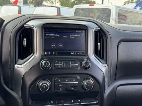 Used 2021 Chevrolet Silverado 2500 LT AWD/4WD image 12